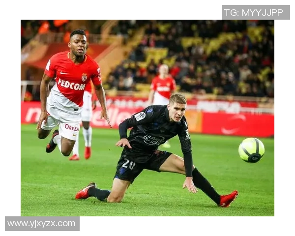 足球明星中是否存在白人球员及其在足球历史中的地位分析